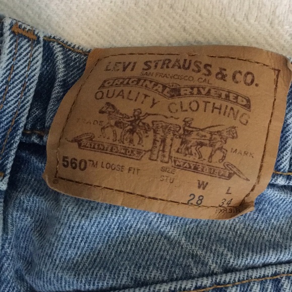 Levi’s Vintage High Rise 560 Mom Jeans - Picture 5 of 8